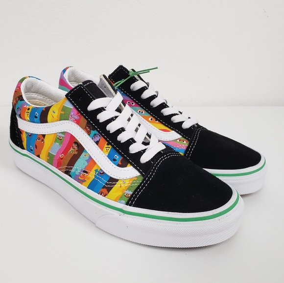 Vans x Sesame Street Old Skool Sneakers LE Rainbow Stripes 6.5 Women (5 Men) - Picture 13 of 13